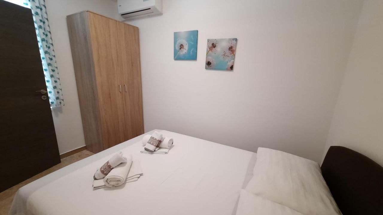 Apartment Tonci Новаля Екстериор снимка