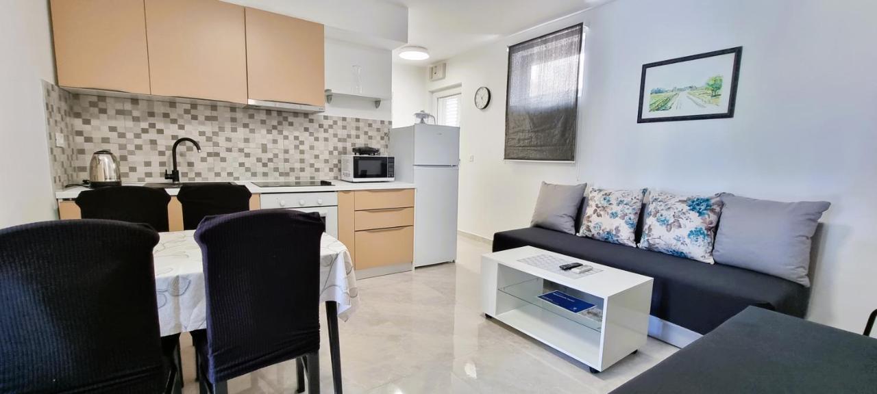 Apartment Tonci Новаля Екстериор снимка