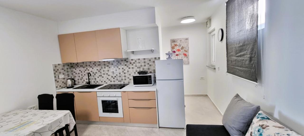 Apartment Tonci Новаля Екстериор снимка