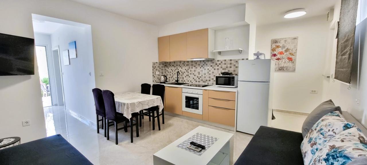 Apartment Tonci Новаля Екстериор снимка