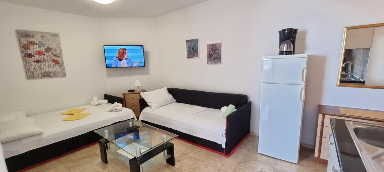 Apartment Tonci Новаля Екстериор снимка